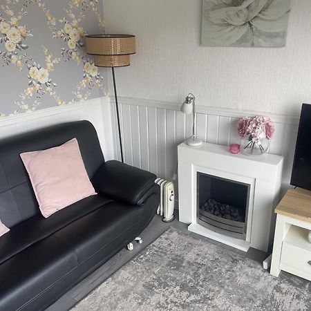 Charming Chalet Nestled In Heart Of Clarach Bay Aberystwyth Exterior foto