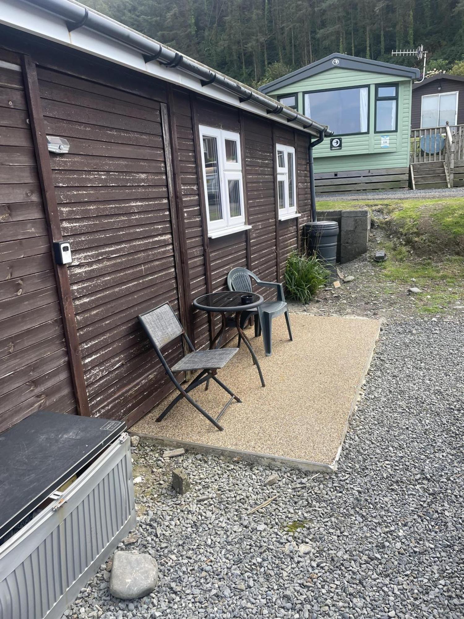 Charming Chalet Nestled In Heart Of Clarach Bay Aberystwyth Exterior foto