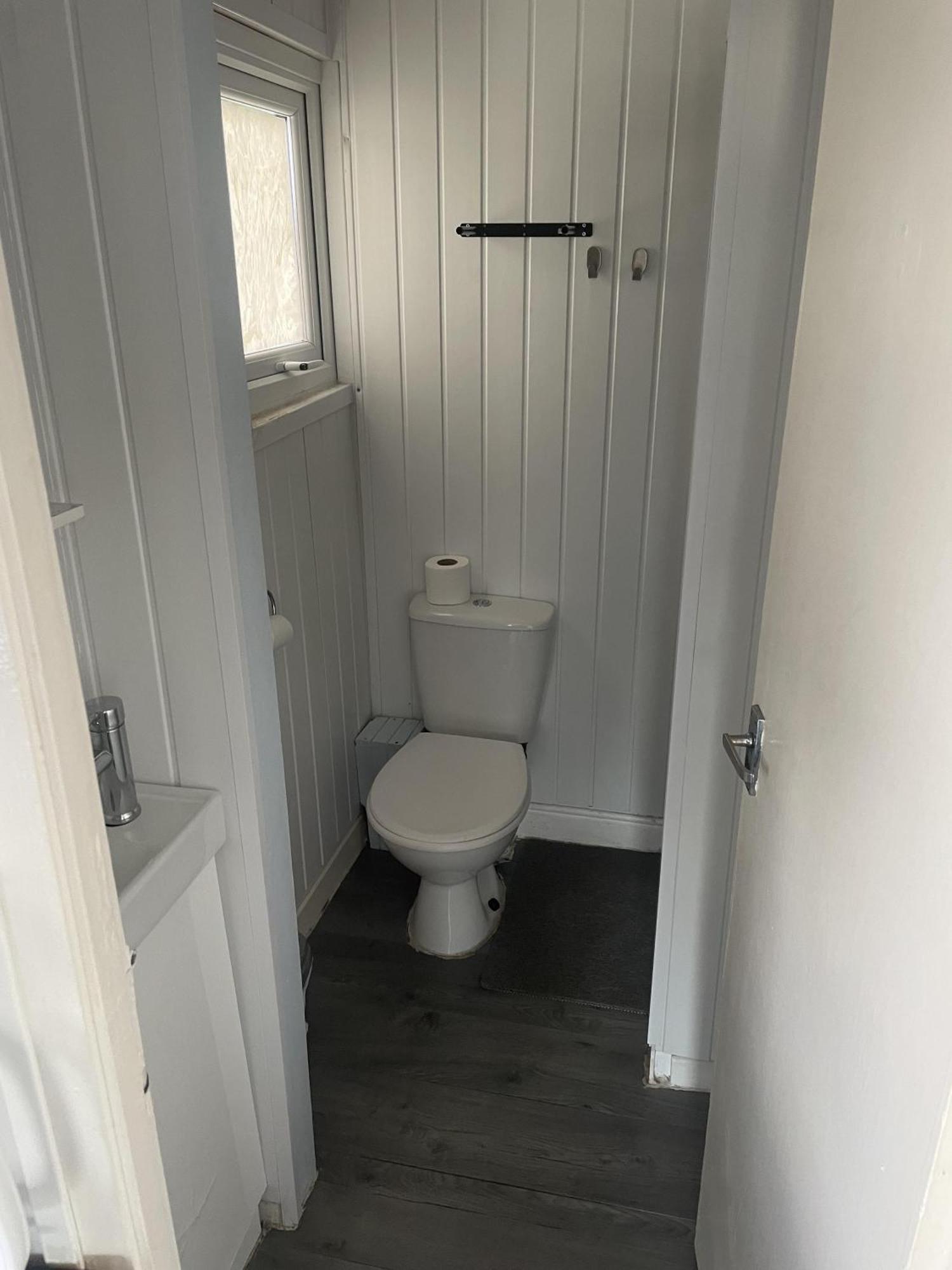 Charming Chalet Nestled In Heart Of Clarach Bay Aberystwyth Exterior foto